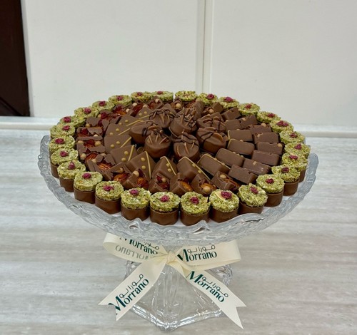 Dubai Pistachio - Pistachio and Salty Pecan Caramel Baklava - and Nutella Nuts Plate 86 pieces (980 grams)
