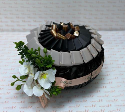pink rose tray - piece 54 Rose tray with caramel chocolate