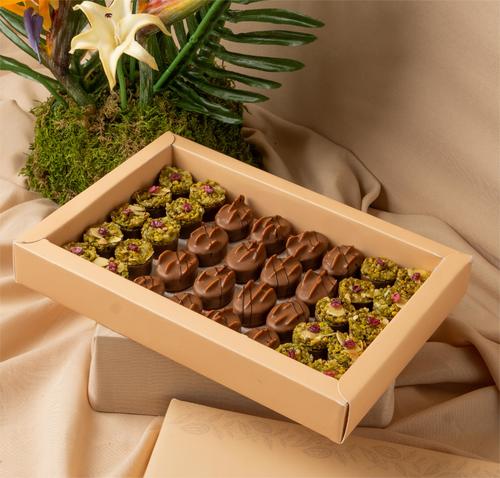 Pistachio Caramel Box - Medium Box of 35 pieces Swiss Baklava flavored Pistachio and Pecan Solty Caramel