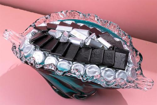2819 Glamour - Swiss chocolate with caramel filling 
  47 pieces