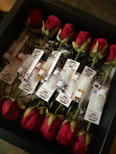 Bakhaa kw - Giveaway Airfreshner 2ml With Artificial Roses - Box contain 10 pcs of airfreshner 2 ML with artificial rosesYou can add extra as you wantAdd name on the comment or send it on whatsapp 60334630