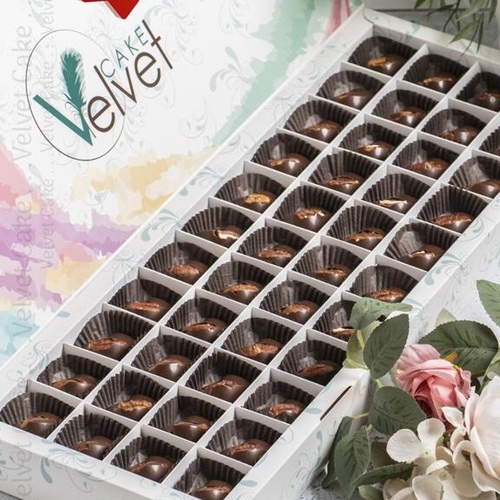 Chocolate pecan - ٤٤ قطعة شوكليت حشوه بيكان