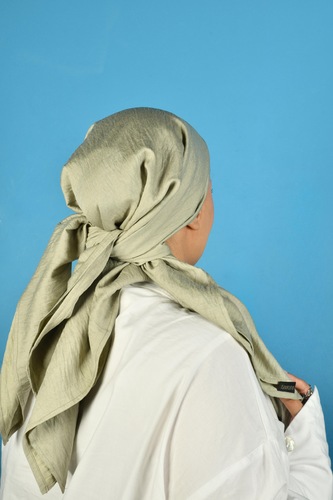 MINT GREEN LINEN SCARF