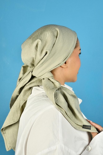 MINT GREEN LINEN SCARF