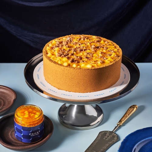 مانجو تشيز كيك - خليط من ثلاثة&nbsp; انواع&nbsp; تشيز كيك جيلاتو مع صوص&nbsp; وقطع المانجو