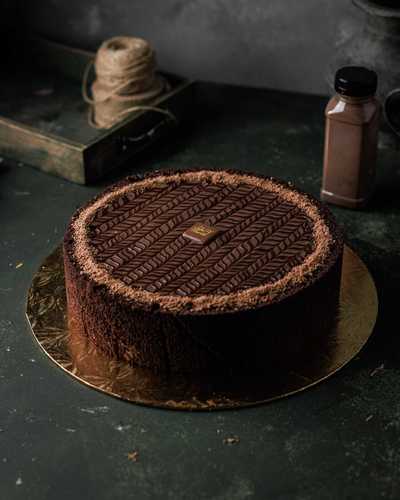 لافا كيك - With chocolate sauce