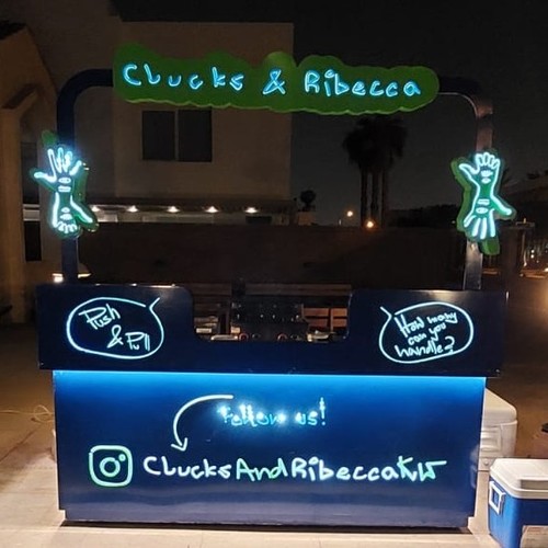 15_20 95 d.k ,people, please do not pay before confirming the date until it is available by confirm - 50 sliders ( beef_chicken) 40 chicken wings ( 5 flavors defferent) 15 fries 15 soft drinks