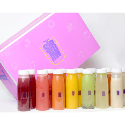 Natural Juices Box - The Natural Juice Box consists of 2 Pomegranate, 2 oranges, 2 Lemon, 2 Carrots, 2 strawberries, and 2 Mango Juices.