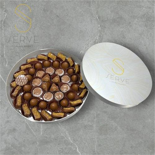 SERVE MIX CHOCOLATE BOX - بوكس يحتوي على 50 حبة 4 انواع شوكلاته الحشوات : كراميل مانجو كوكنت مستكه