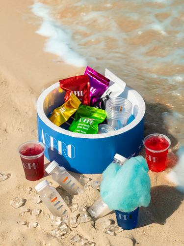 Cotton Candy & Glitter Bomb Summer Box - Make your own Glitter Bomb drink, served with ice and sparkling water.
- Available in 6 flavors (Mixed Berry, Strawberry, Raspberry)