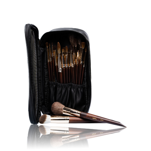 Collection Brushes Set by Rawan Alrukaibi - 24 multi-use brushas, with bag + beauty blender  3 piece + 2 Triangular sponge