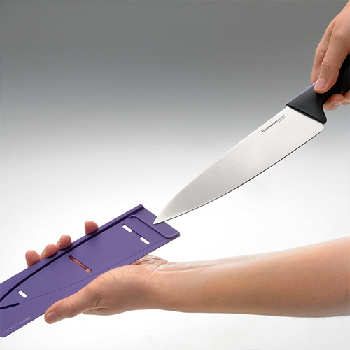 Chef Knife - These Tupperware Flexible Cutting Boards will take up less space in your kitchen and will look good even after hours of chopping. Knives not included.

38 x 29 cm