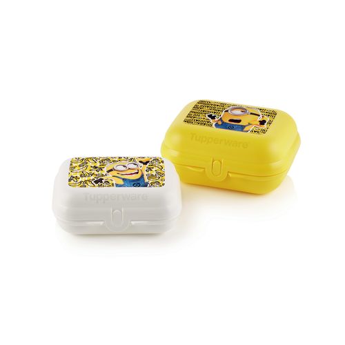 Minions Oyster Set (2 PCS) - Keep your snacks fresh and tasty on the go with with this trio of durable, reusable snack containers. Made from renewable material, these eco-friendly containers have an easy-open tab to ensure quick access to snacks. It's the perfect set to bring sandwiches, fruits, nuts, biscuits and more wherever you go. Freshness and convenience never tasted so good! The perfect set to take a wide range of sandwiches, snacks, fruits, nuts, biscuits and more with you wherever you go to protect and enjoy fresh, delicious snacks all day long.Fight single-use plastic: No more plastic wrap or disposable snack bags. Durable & reusable: Sturdy design and material protects the contents and looks great use after use and wash after wash. Snap open/close tab: Makes it easy to use for little ones, grown-ups and everyone in between! Versatile: Perfect for storing and organizing kids' treasures, craft supplies, small phone cables and earphones, first aid supplies and more. Compact: The Oyster Mini fits into the Oyster Small for space-saving storage.Safe instructionsfor use for the dishwasher. Safe to use in the refrigerator. Not suitable for microwave use.