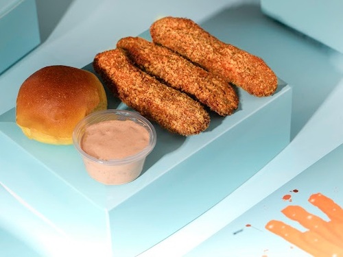 Chicken Fingers - 3 Pcs of chicken fingers, bun and sauce.