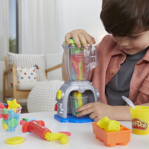 Play-Doh / F9142 - The Play-Doh Smoothie Blender Playset lets kids create colorful pretend smoothies using fun molds and vibrant dough. Suitable for ages 3+.