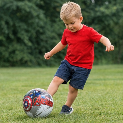 8518B AVENGERS BALL - a Marvel Avengers themed football.&nbsp;It features graphics of popular characters like Captain America and the Avengers logo.&nbsp;Designed for recreational play, it is suitable for both indoor and outdoor use on a pitch.&nbsp;Similar inflatable balls are often marketed for use in pools or at the beach.
