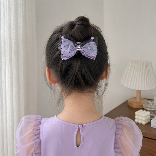 2S50855Kuromi Claw Hairclip - a Sanrio Kuromi hair claw clip decorated with a large purple polka dot ribbon.&nbsp; Suitable for children 3yrs old and above.