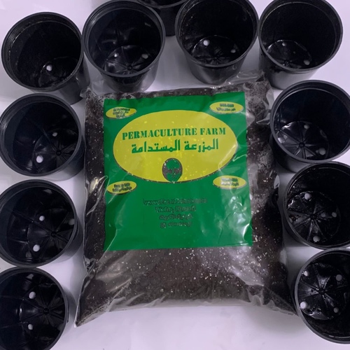 Soil & Pots تربة و اصايص  ( 10x Plastic 10cm Pot, 1x Soil Bag Mix 1.5 K.G. )