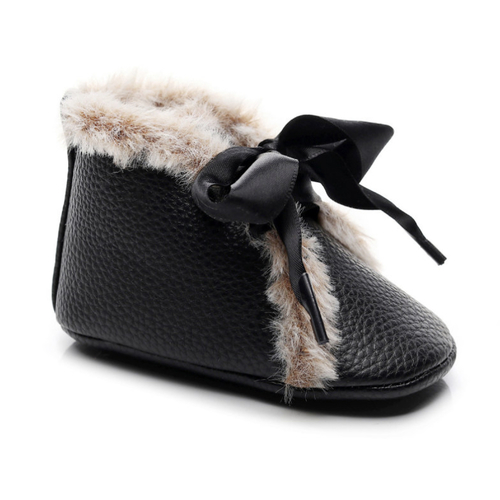 Leather shoes with fur