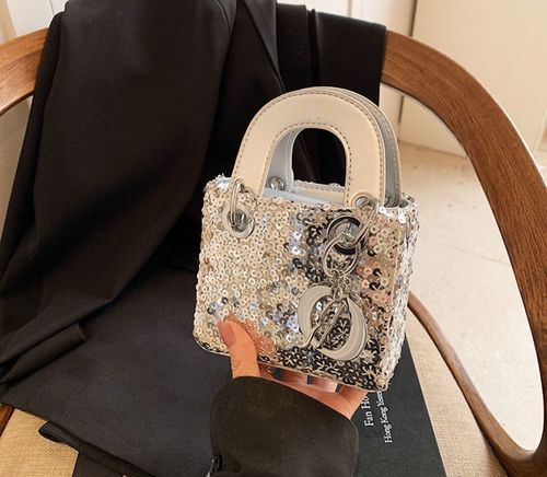 Girls bag-square