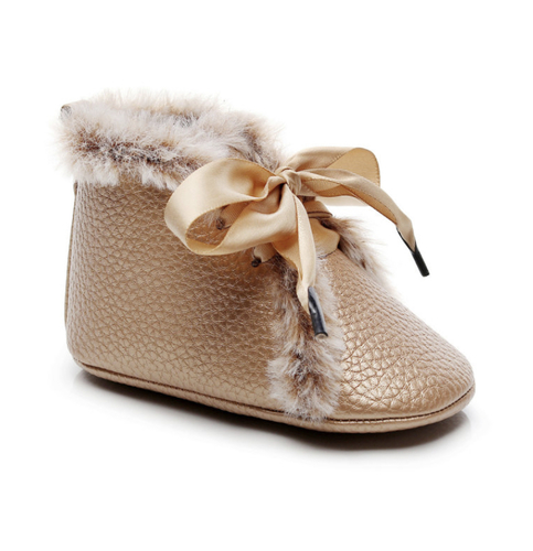 Leather shoes with fur