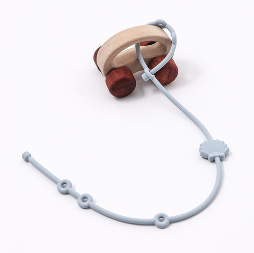 4 straps for pacifier and toys