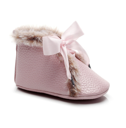 Leather shoes with fur