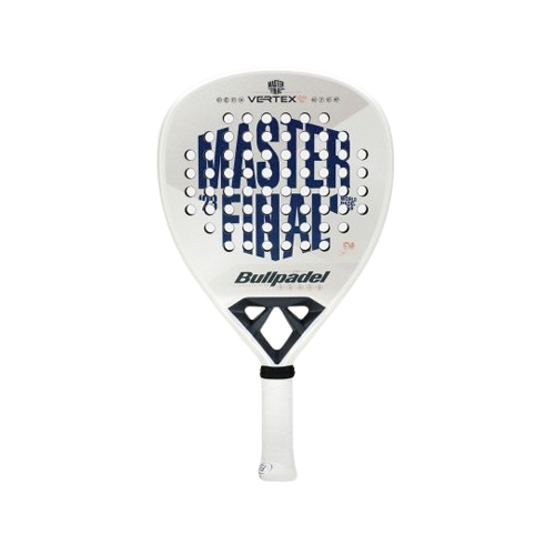 Bullpadel Master Final Vertex 04 W Limited Edition 23 - Weight : 345-360 GRS.
Balance: High
Shape: diamond
Comp. exterior: Fibrix
Comp. interior: Multieva
Player: Adult expert
Power/Control: 100/90