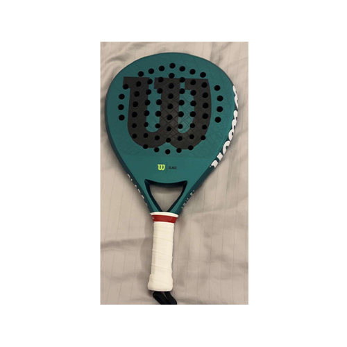 Wilson Blade Pro V3 Used - Used
 - Model :  2024 - Shape : Tear Drop
 - Weight : From 355 To  375g +/- - Surface : Carbon Fibre Face - Balance : 270mm - How many times used: 4-5 - How long ( week, month, year) : 2 weeks - Damage area: no - Scratches how many: 1 very small- Contact Seller Number : 33353443- Seller Whatsapp : 33353443