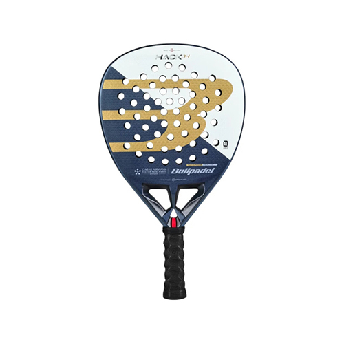 Bullpadel Hack 04 Premier Tour Final 25 - Shape : Diamond Weight : 365-375g +/- Game : Attack Face Material : Carbon Foam Material : Multieva Box : Yes