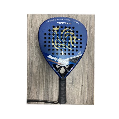 Bullpadel Vertex 03 Fr 23 Used - Used
 - Model :  2023 - Surface : Xtend Carbon 12k - Core  : MultiEva - Shape : Diamond - Seller Whatsapp : 77888107