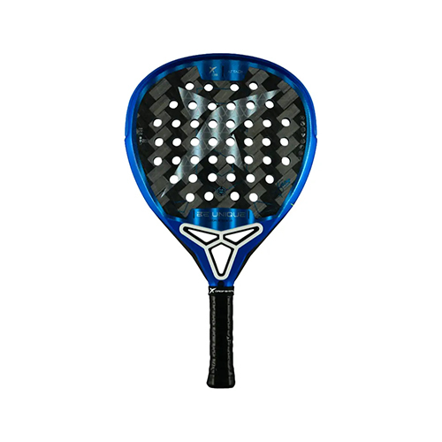 Drop Shot Axion Attack Jon Sanz 1.0 25 - Shape : Teardrop Weight : 361-365g +/- Racket Cover : No Face Material : 24K Twill Carbon Balance : Medium-High Balance Foam Material : EVA Pro