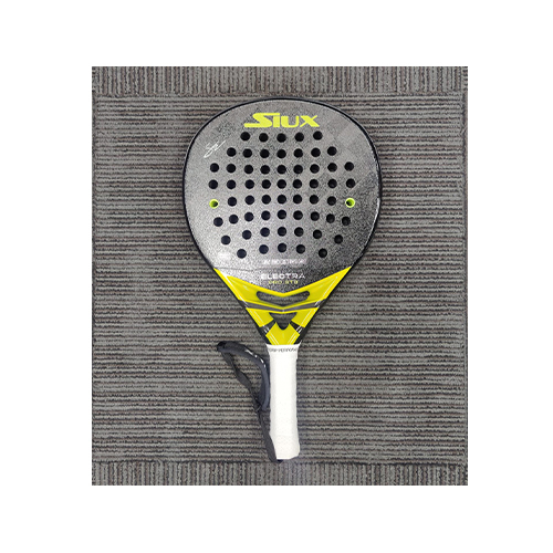 Siux Electra ST3 Stupa Pro 24 Used PS - Used Racket
Shape : Hybrid Surface : 15K Balance : Medium Scratches how many : few Seller Whatsapp Number : 77888107