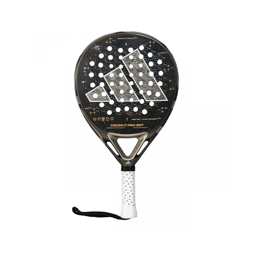 Adidas Cross IT Pro EDT 25 - Shape : Round Weight : 345-360g +/- Game : Attack Racket Cover : Box Face Material : 24K Carbon Balance : High Foam Material : Eva Soft Performance