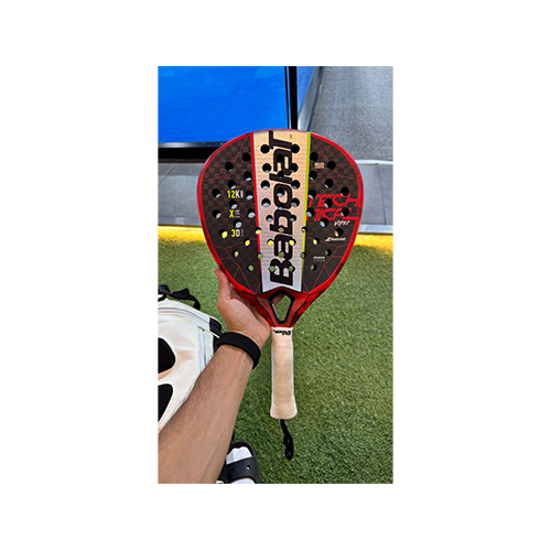 Babolat Technical Viper Used - Model year: 2022
Shape: Diamond Weight: 365g Surface: 12k carbon Finish: carbon Balance: head heavy How many months used: 6 months Damage area: top Scratches how many: 2 Seller WhatsApp: 66980003