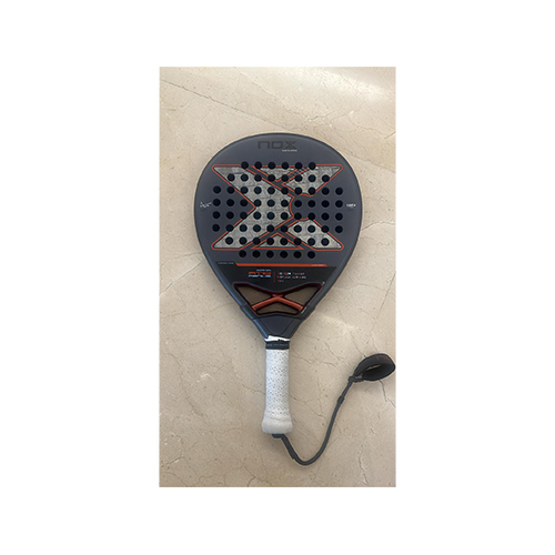 Nox AT10 Luxury Genius 18K Alum 25 by Agustín Tapia Used - Used Racket
Model year: 2025 Shape: Teardrop How many months used: 2 weeks Damage area: no damages Scratches how many: no scratches Seller Whatsapp: 66053777