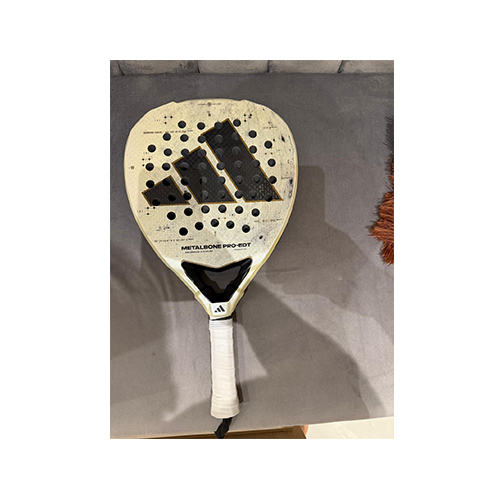 Adidas Metalbone Pro EDT 2025 Used - Used Racket 
 Model year: 2025 Shape: Diamond Weight: 365g Surface: Carbon 12K Finish: Rough Balance: High How many months used: 1months Damage area: Small chip on the edge Scratches how many: 1 light scratches Seller WhatsApp: ‪+974 33003011