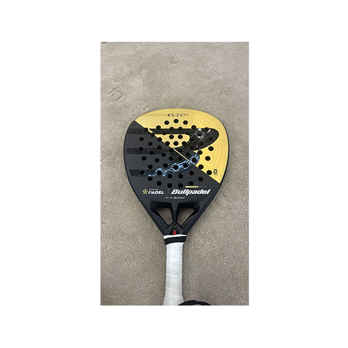 Bullpadel Hack 04 Premier 2025 Used - Used Racket 
 Model year: 2025 Shape: diamond Weight: 365-375g How many months used: 1 week Damage area: no damage Scratches how many: 1 scratch     Seller Whatsapp: 55999597
