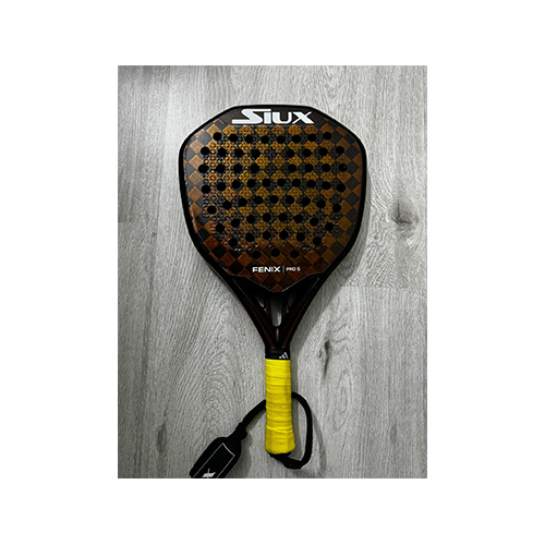 Siux Fenix Pro 5 25 Used - Used 
 Model year: 2025 Shape: Diamond Weight: 360-370g+/- Surface: 24K Finish: (glossy or rough) Balance: High How many months used: 2 games only Seller WhatsApp: 66513140