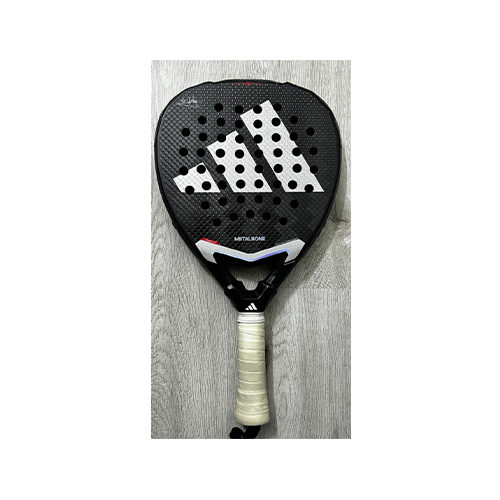 Adidas Metalbone 3.4 2025 Used - Used Racket 
 
 Model year: 2025 Shape: Diamond Weight: 345-360 G+/- Surface: 16K Carbon Finish: (glossy or rough) Balance: Head heavy How many months used: 1 month Damage area: at the top (the screw only) Scratches how many: - Seller WhatsApp: 66513140