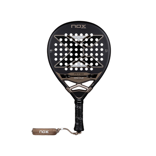 Nox AT10 Pro Cup HARD by Agustín Tapia 26 - REF : PAT10PCH26 Shape : Teardrop Weight : 360-375G +/- Face Material : Fiberglass Alum Foam Material : HR3 Hard Eva