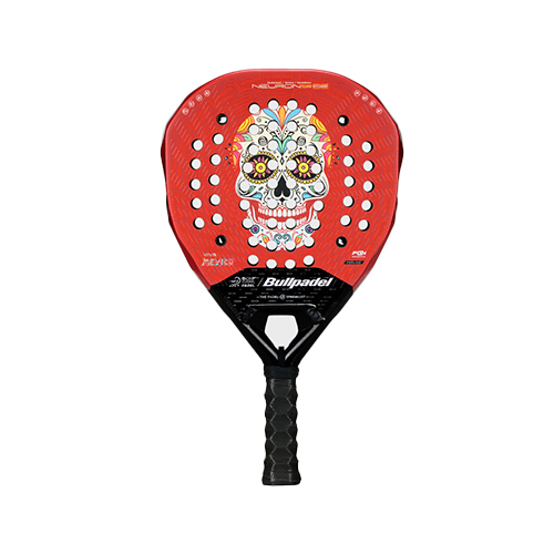 Bullpadel Neuron 02 Edge MX 25 - Weight : 365-375G +/- Racket Cover : Yes Face Material : Xtend Carbon 3K Balance : Medium Balance Foam Material : Multieva