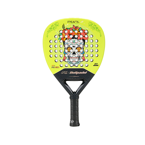 Bullpadel Pearl MX 25 - Weight : 350-380G +/- Racket Cover : Yes Face Material : Fibrix Balance : High Balance Foam Material : Multieva