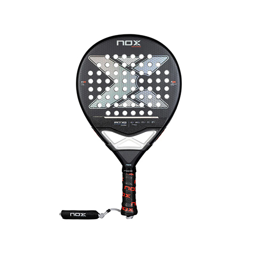 Nox AT10 Pro Cup Hard by Agustin Tapia 25 - Shape : Teardrop Weight : 360-375g Power : 100/100 Control : 90/100 Racket Cover : No Face Material : Fiber Glass Silver Surface : 3D Rough Foam Material : EV50 CorePAT10PCH25