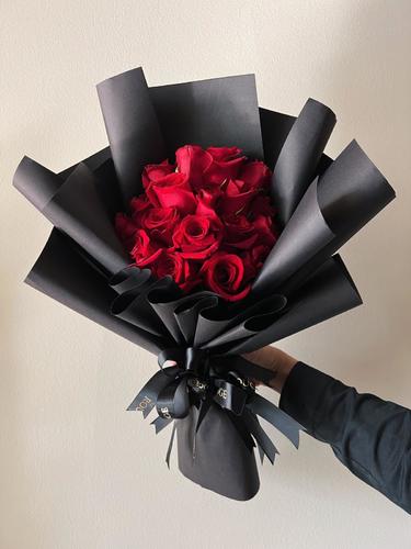 R bouquet 3- black - R bouquet 3- black  18 roses