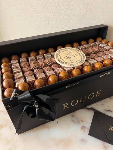 Rouge Chocolate D4 - 1 kilo and 20 pcs belgium chocolate your choice of occasion card