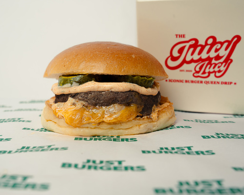 Juicy Lucy Sandwich - Beef Burger With Cheddar Cheese, mozzarella cheese, Cheddar sauce - Pickles