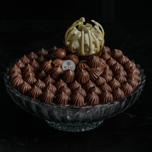 Eto Paris - Almond chocolate - Almond filling 96pcs