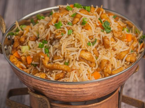 أرز محمر بالدجاج
