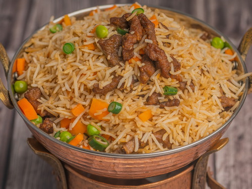 أرز محمر باللحم البقري